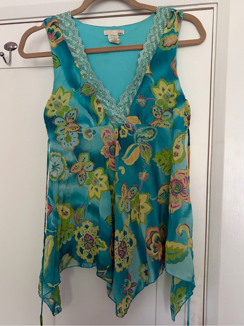 Y2K whimsical fairy sleeveless flowy top!
